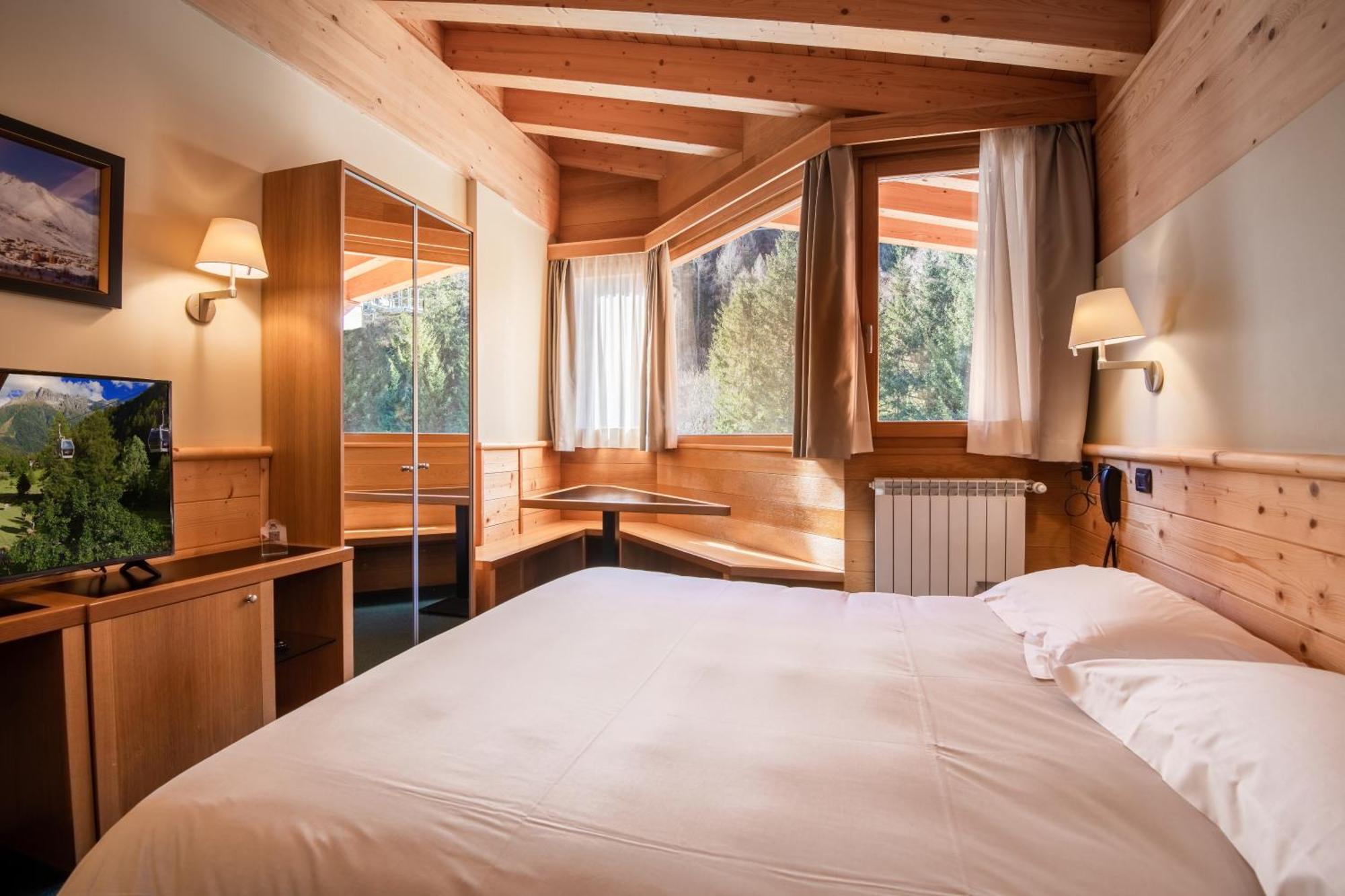 Hotel Garni Pegra Ponte Di Legno Bagian luar foto